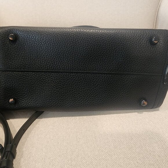 Coach Swagger - Picture 11 of 11